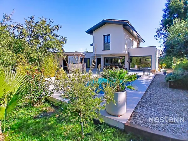Maison de Prestige de 192 m2 à Vendre à Villelongue Dels Monts sur un terrain de 1040 m2 