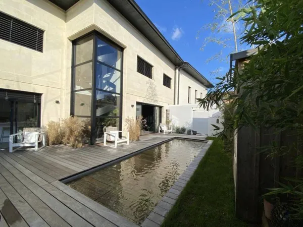 Maison de plain-pied 5 pièces 134 m² 