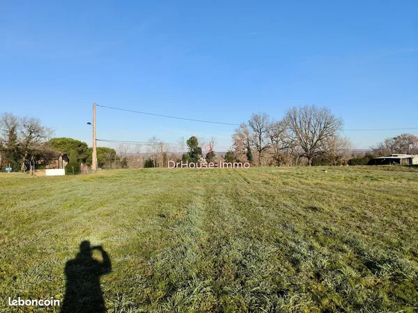 Terrain 693 m² lagrave 