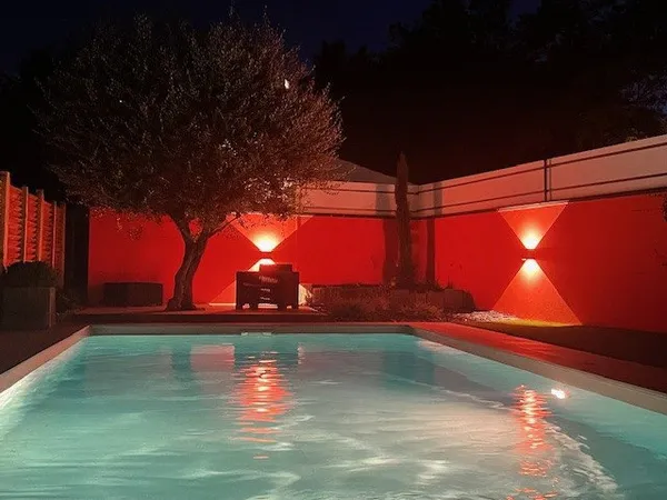 Appartement Contemporain avec Piscine 