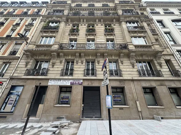 Boutique 2 pièces 252 m² 