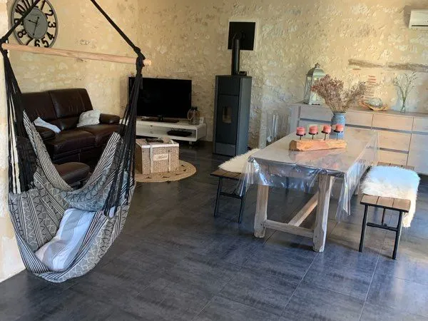 Saint Antoine de Breuilh maison mitoyenne en pierre 