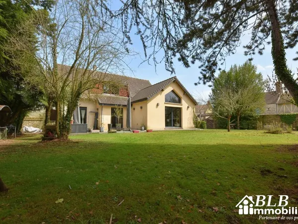 Maison 10 pièces 205 m² 
