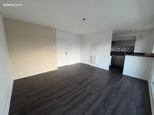 T2 46 m² avec balcon, parking et garage - La Mézière - 650 /mois 