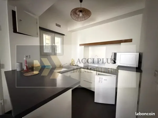 Studio 1 pièce 25 m² 