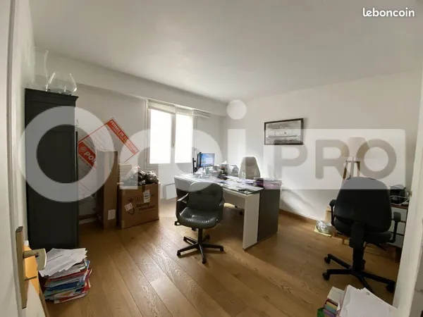 Bureau 100 m² 