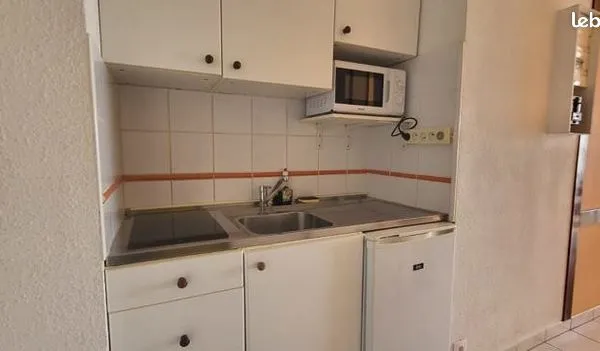 Studio 1 pièce 18 m² 