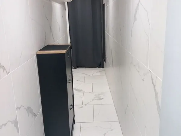 APPARTEMENT REFAIT À NEUF DANS QUARTIER ATTRACTIF 
