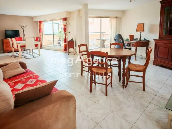 Grand appartement 4 piéces 111m² proche mer Saint-Raphaël 