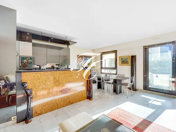 SURESNES - Centre - Appartement 3 pièces 82 m2 