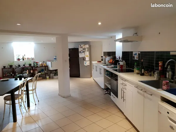 Chambre meublée en grande coloc Bordeaux proche Bègles 