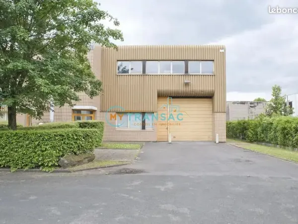 Local bureaux 385 m² 
