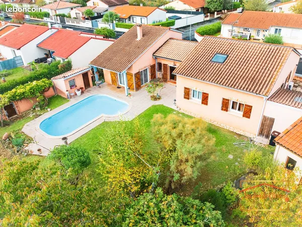 Maison T6 de 175 m2, piscine, sur 688 m2 31240 l' Union 