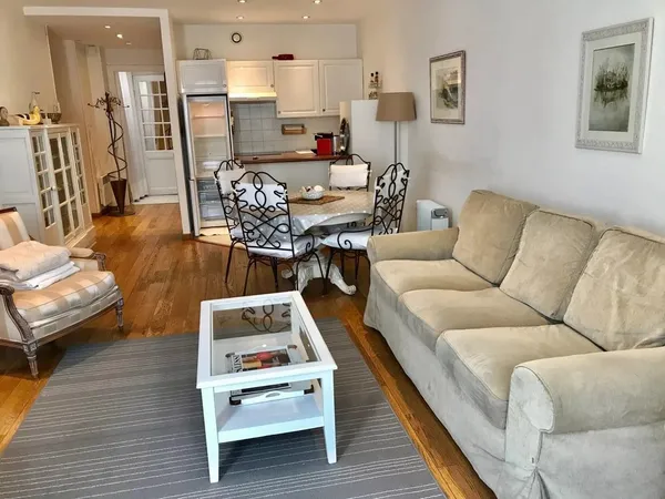Appartement 1 pièce 54 m² 