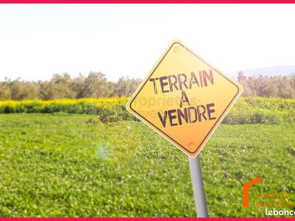 Terrain 1 131 m² Penin 