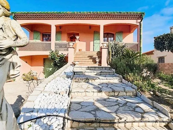 Maison 5 pièces 196 m² 