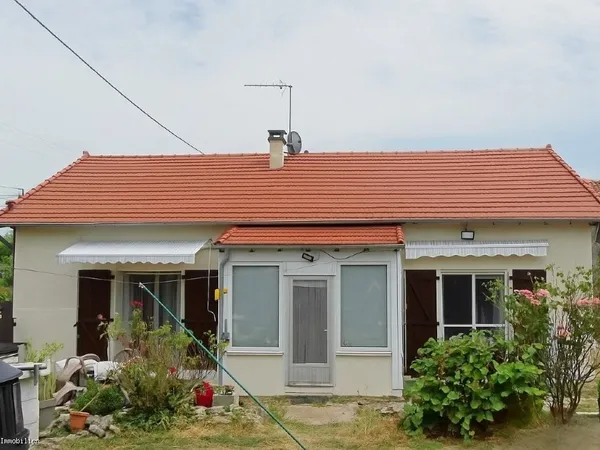Charmante Pavillon de Plain-Pied en Pierre Entre Ruffec et Aigre 