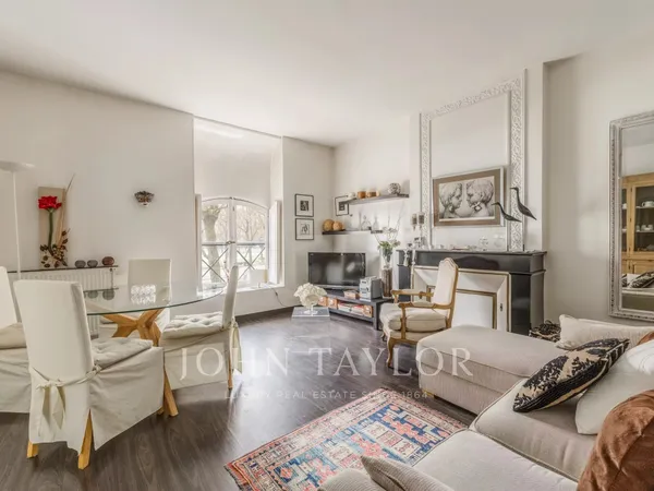 Appartement 90 m² - Vue Place des Quinconces - Ascenseur 