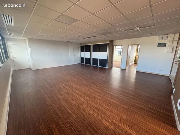 Local commercial 102 m² 