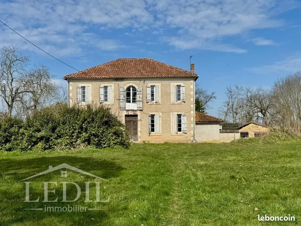 Propriété 8 pièces 280 m² 