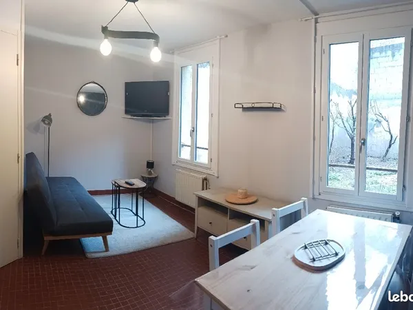 Loie jolie F2 entierement equipé donnant sur jardin 