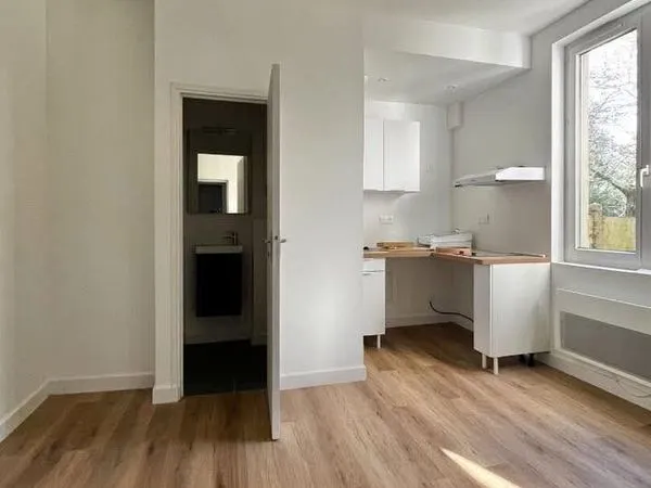 Particulier loue Appartement proche Centre UCO Place du Lycée 