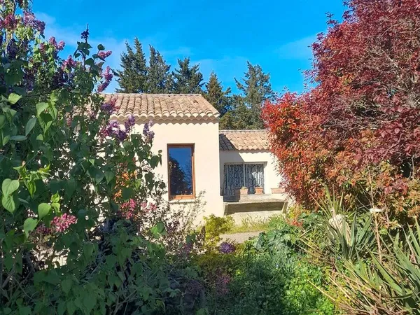 Maison meublée avec 1 seule chambre 
