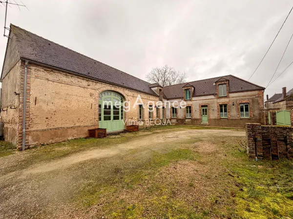 Authentique maison ancienne, dépendance et grands volumes 