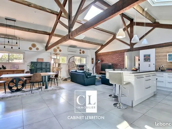 Loft 4 pièces 145 m² 