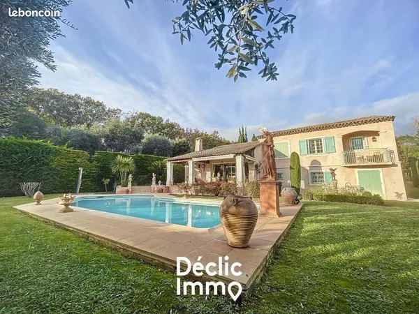 Villa 5 pièces 200 m² 