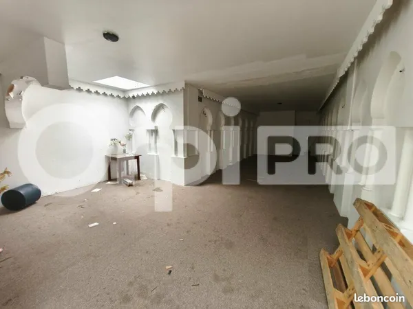 Local commercial 350 m² 