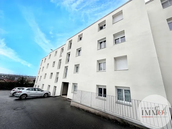 LAXOU - Studio avec Parking et Cave 