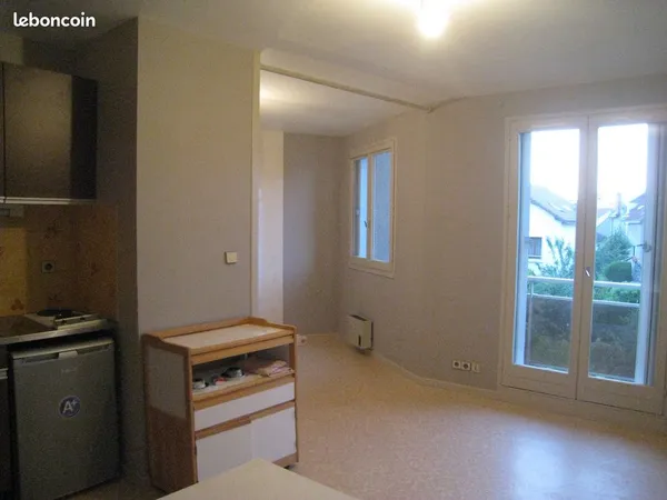 Studio 30 m² avec balcon 
