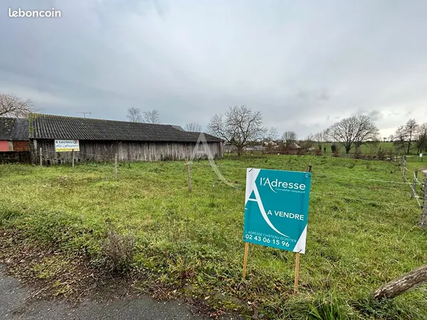 Terrain 1290 m² LA ROCHE NEUVILLE 
