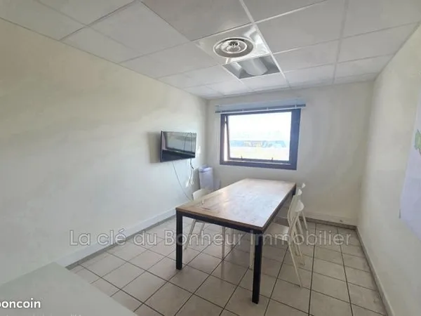 Bureaux 60 m² 