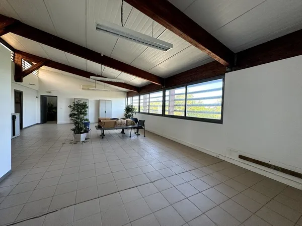 Vente murs pro à Capesterre-belle-eau 
