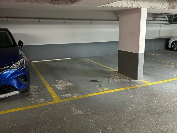 Parking à louer sur saint cloud 