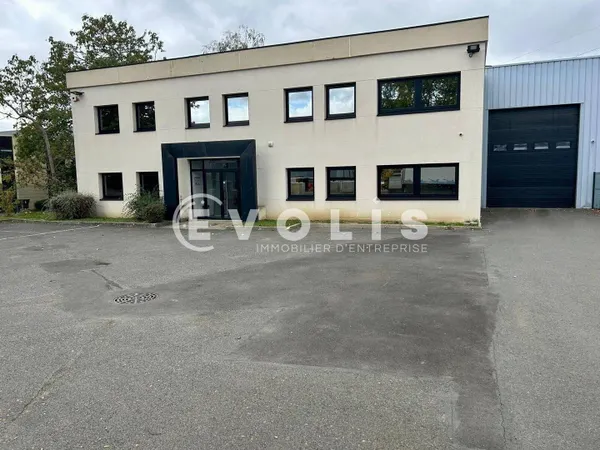 Bureaux 1220 m² 