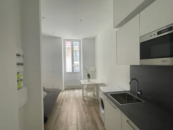 2 Pieces Centre Ville Bas Carnot 