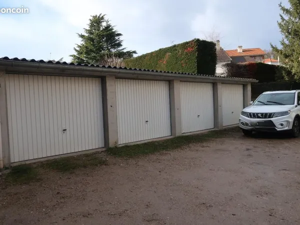 Garage 14 m² Unieux 