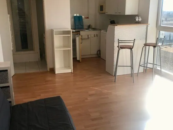 Studio meublé 