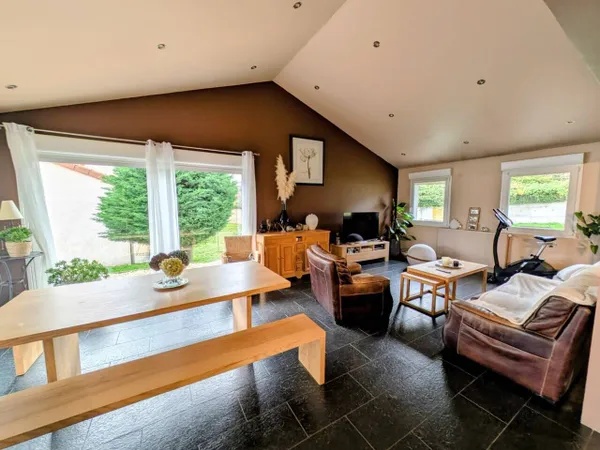 Maison de plain-pied 5 pièces 140 m² 