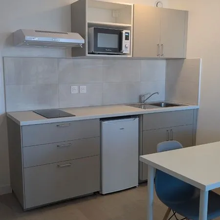 Studio meublé 26 m² refait à neuf - Balcon + Parking - Tram L3 Alco 