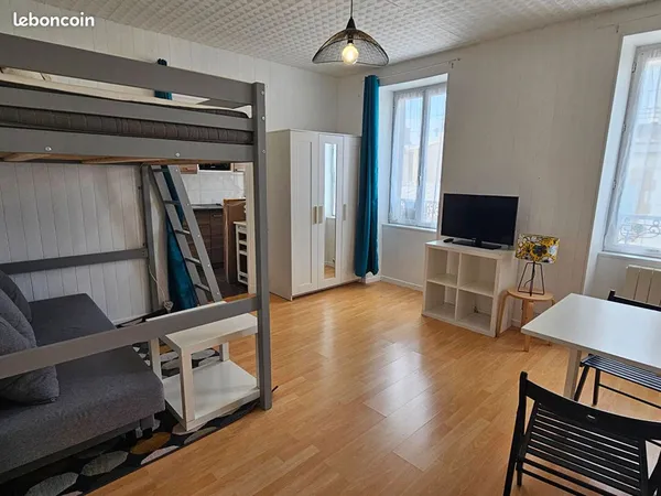 Studio 1 pièce 25 m² 