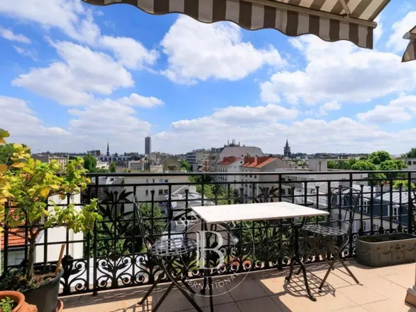 Le service location de la Maison BARNES vous propose ce bien : 