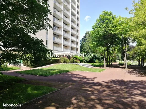 Studio 1 pièce 39 m² 