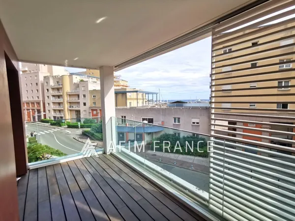 Dans une résidence récente à 2 pas de Monaco et de la Plage Ma 