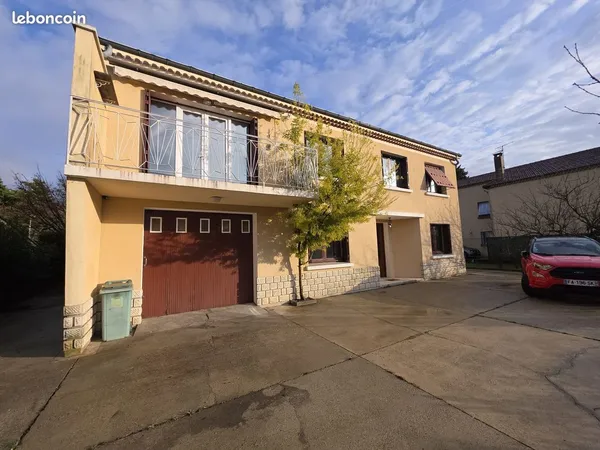 Propriété 6 pièces 137 m² 
