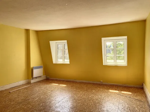 Krutenau appartement 2/3 pièces de 58.8 m²hab et 64.9 m² au sol à rénover 