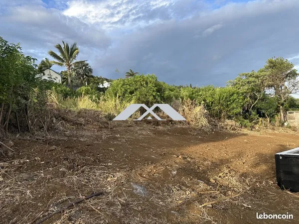Terrain 607 m² Saint-Joseph 